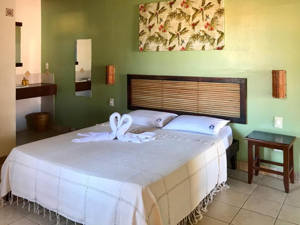 Praia Do Forte Hostel Экстерьер фото